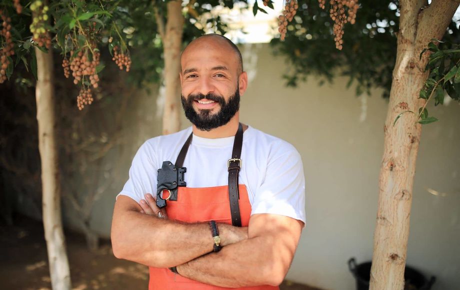 大厨 Hattem Mattar 在他的家里